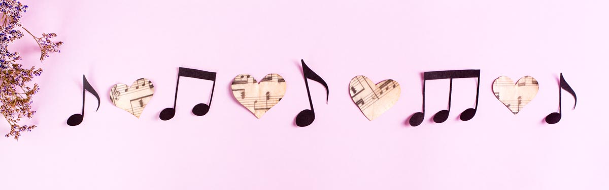  A pattern of music notes and hearts with music print on them 